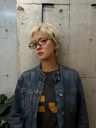 ショート ココロ♩ハイトーン/ 暖色 大名のヘアスタイル