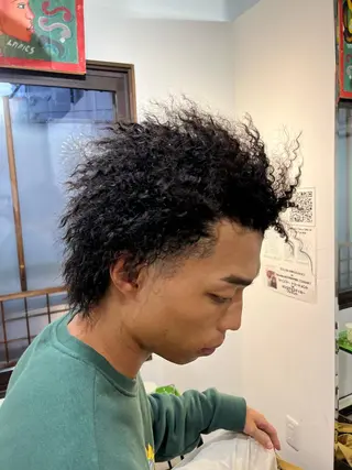 ミディアム パーマ 東風上 亮介のヘアスタイル