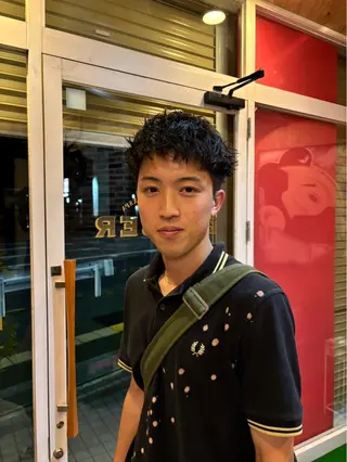 ショート クボタ マコトのヘアスタイル