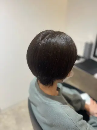 ショート カラー 山内 心春のヘアスタイル