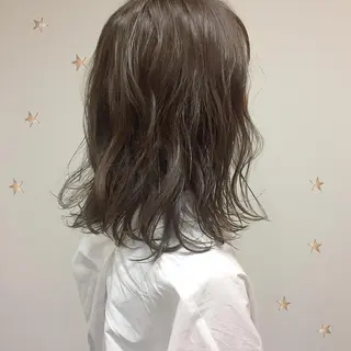 ミディアム 市川 千夏のヘアスタイル