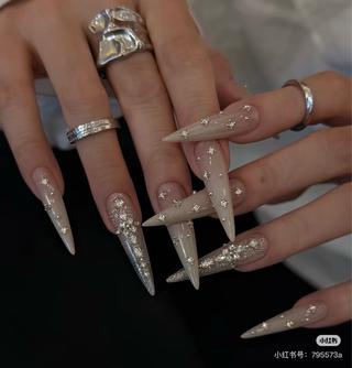 ネイル Eveネイル チップスカルプ専門店のネイルデザイン
