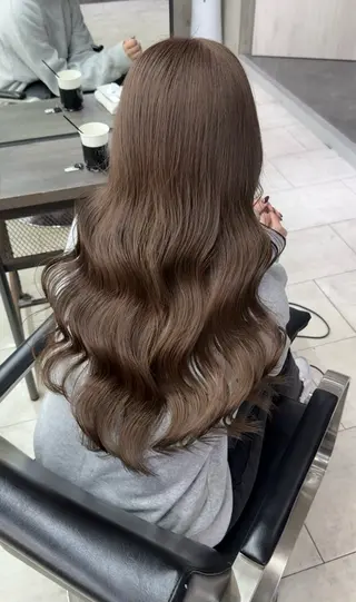 ロング カラー urara 心斎橋/ハイトーンのヘアスタイル
