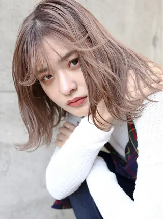 ミディアム カラー ブリーチカラーが人気 onnuのヘアスタイル