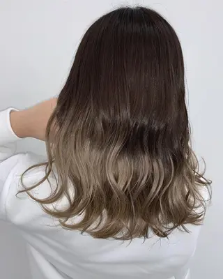 ミディアム 山田 絵里菜のヘアスタイル