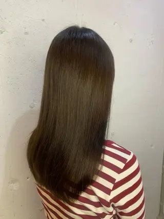 ロング カラー EIGHT 中川原 菜々子のヘアスタイル