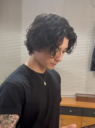 ミディアム パーマ メンズ 河辺 璃久のヘアスタイル