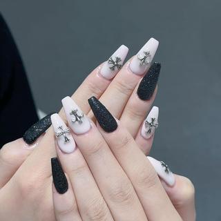 ネイル Queens テイのネイルデザイン