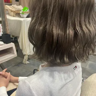 ミディアム カラー 吉村 夏椰のヘアスタイル