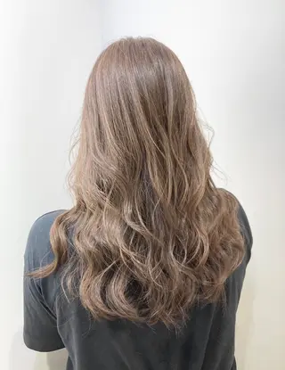 ロング カラー 谷 なづきのヘアスタイル