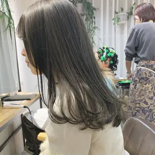 ミディアム カラー マツエク・マツパ ハイトーンボブ 前田 表参道　グレージュのヘアスタイル