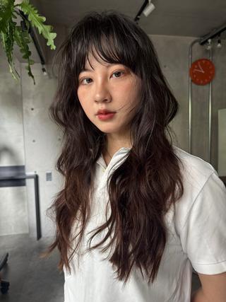 ロング レイヤーカット\パー マ　chinatsuのヘアスタイル