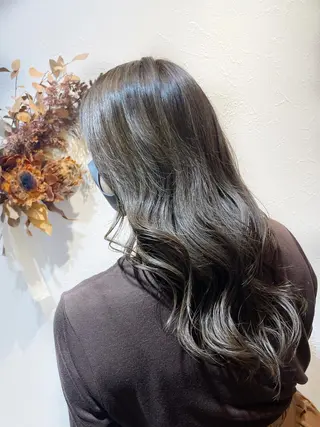 ロング カラー 岩崎 つぐみのヘアスタイル