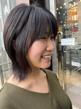 ミディアム カラー 久木原 ゆりのヘアスタイル