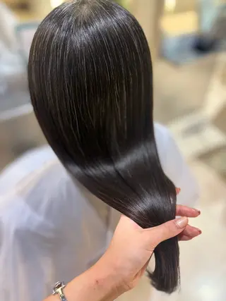 セミロング Koharu 髪質改善カラーのヘアスタイル