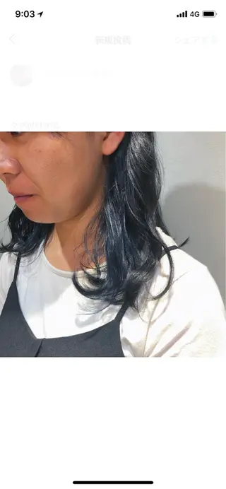 セミロング カラー 荒木 依莉亜のヘアスタイル