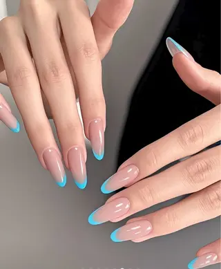 セミロング AMI Nailsalonのネイルデザイン