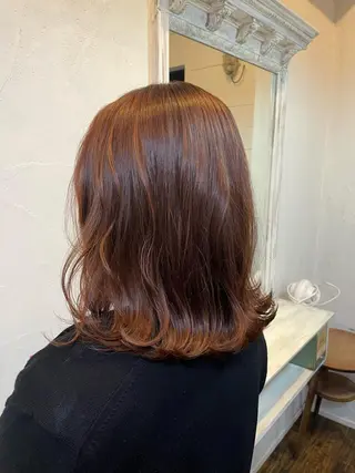 ミディアム Babylone 飯尾 香音のヘアスタイル