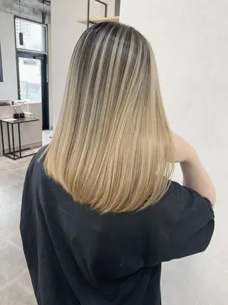 ミディアム カラー ヘアアレンジ ハイトーン カラーのヘアスタイル