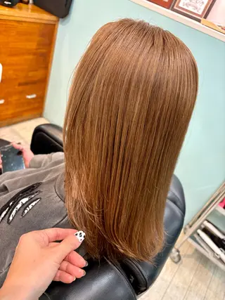 セミロング カラー 通い続けられるサロン ママ美容師　明日香のヘアスタイル