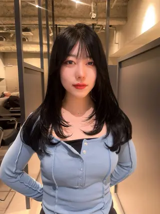 ロング 前嶋 愛友のヘアスタイル
