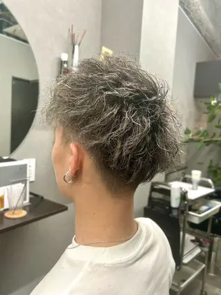 ショート カラー パーマ メンズ ゲーマー美容師 KENTOのヘアスタイル