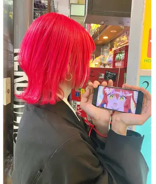 ショート カラー TSUNO🦖 派手髪/オタク美容師のヘアスタイル