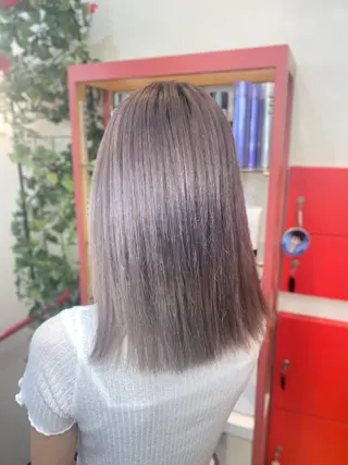 ミディアム ゆぴ☾/推しカラー /ハイトーンのヘアスタイル