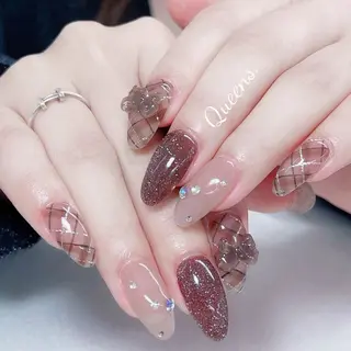 ネイル Queens テイのネイルデザイン