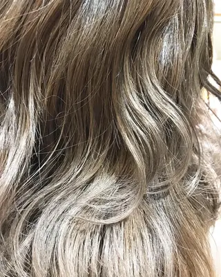 カラー 露崎 遼のヘアスタイル