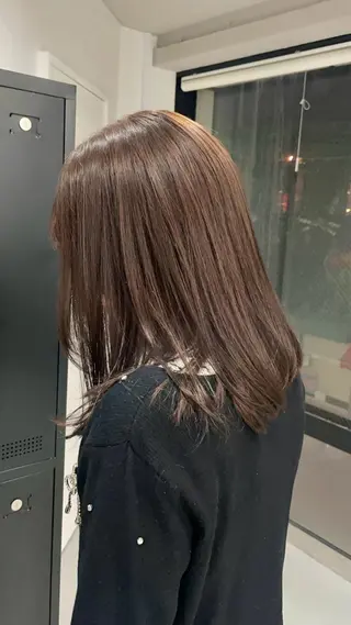 セミロング カラー 宍戸 秀斗のヘアスタイル