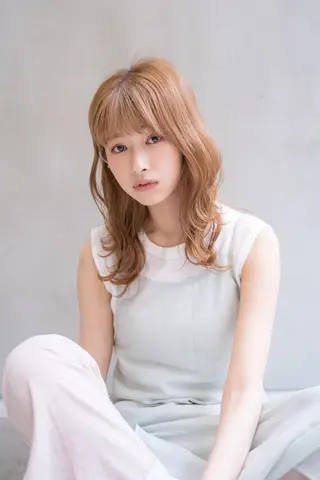 ミディアム KAREN🕊️ 大宮美容室のヘアスタイル