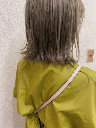 カラー OKA AKIHOのヘアスタイル
