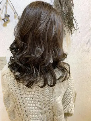 セミロング カラー トレンドパーマ 加藤菜月のヘアスタイル