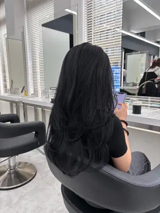 セミロング カラー 抜け感レイヤー︴ ニュアンスカラーのヘアスタイル