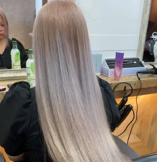 ロング カラー 横尾 歩のヘアスタイル
