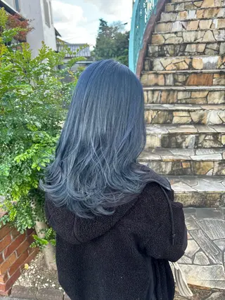ロング カラー 岡村 莉穂のヘアスタイル