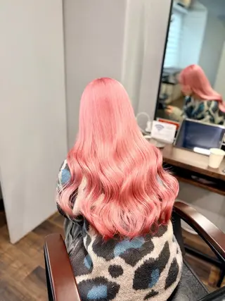 ロング カラー 🆕ブリーチ髪質改善 👑デザインカラーのヘアスタイル