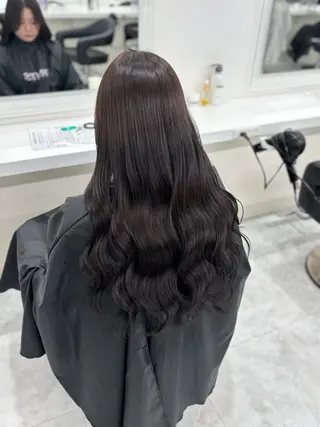 ロング 赤髪/ワインレッド/ 韓国系 まなかのヘアスタイル