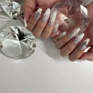 ネイル lavia🖤 ayumiのネイルデザイン