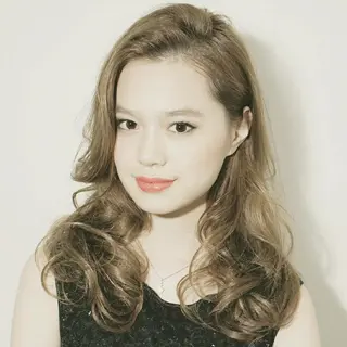 セミロング パーマ 韓国風レイヤーカット 上手く丁寧早い/マツのヘアスタイル