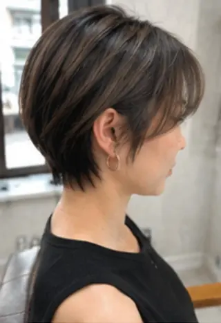カラー デザインカラー Lienのヘアスタイル