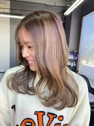 カラー オノ アカネのヘアスタイル