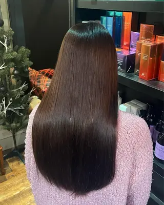 カラー オガワ アヤナのヘアスタイル
