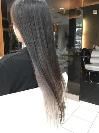 セミロング カラー 白髪ぼかしハイライト 柳川拓哉のヘアスタイル