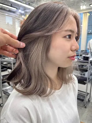 ミディアム カラー RYOSUKE ハイトーンのヘアスタイル