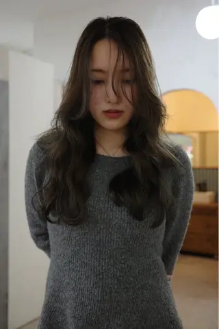 ロング 井上 詩響のヘアスタイル