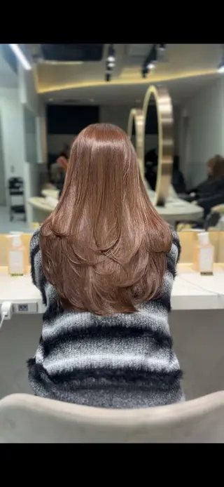 ロング カラー あいり／艶髪 、透明感カラー🩶のヘアスタイル
