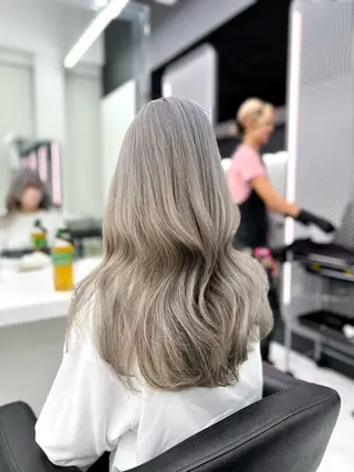 ロング カラー ヘアアレンジ 💍透明感×韓流ハイ トーン💍RYUTAのヘアスタイル