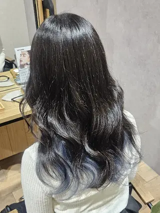 ロング Miuri/ミユリ 柔らかい雰囲気ヘアのヘアスタイル